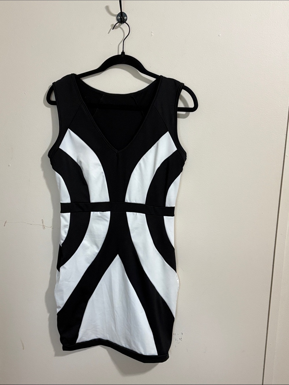Amazon Black and White Panel V-Neck Bodycon Dress